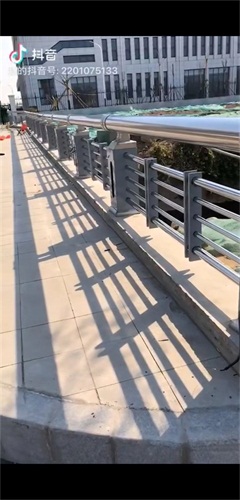 不銹鋼景觀立柱品質(zhì)放心源廠直銷