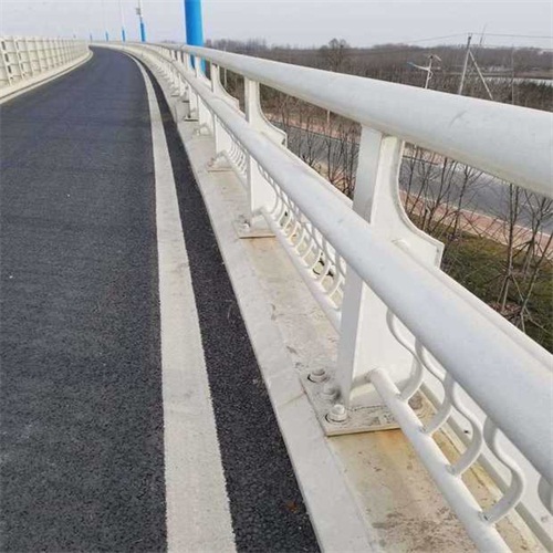 不銹鋼復合管道路護欄經久耐用當地貨源