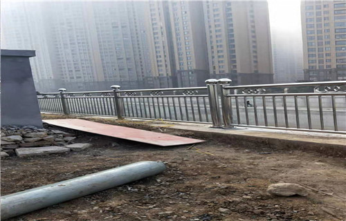 不锈钢河道护栏衔接方便当地经销商