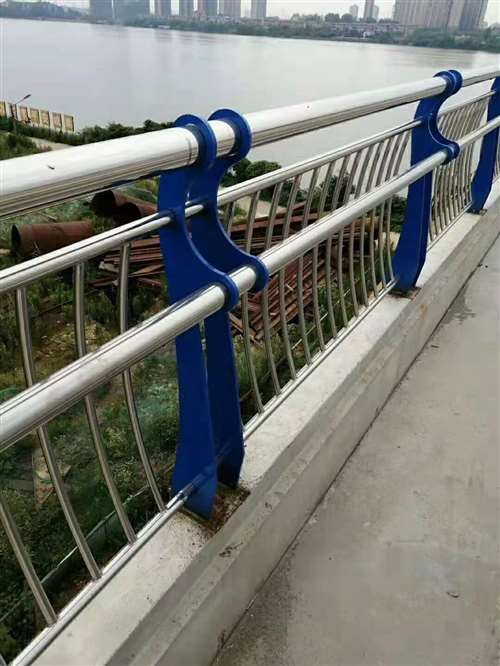 不銹鋼碳素鋼復合管無毛刺本地生產商