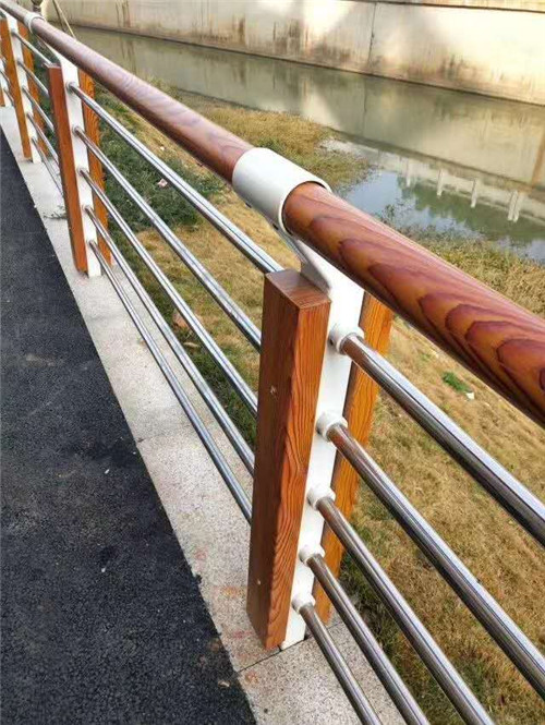 不銹鋼河道護欄設計性強專業廠家