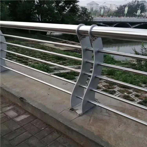 河道護欄豪華型品質優(yōu)良真正的源頭廠家