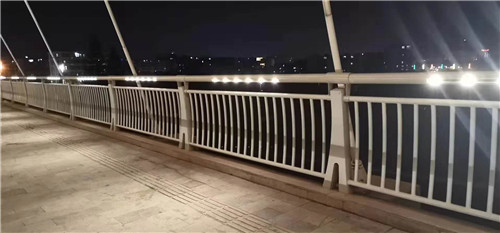 仿木河道護欄現貨當地生產廠家