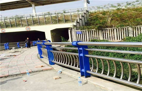 公路隔離護欄性價比高本地公司