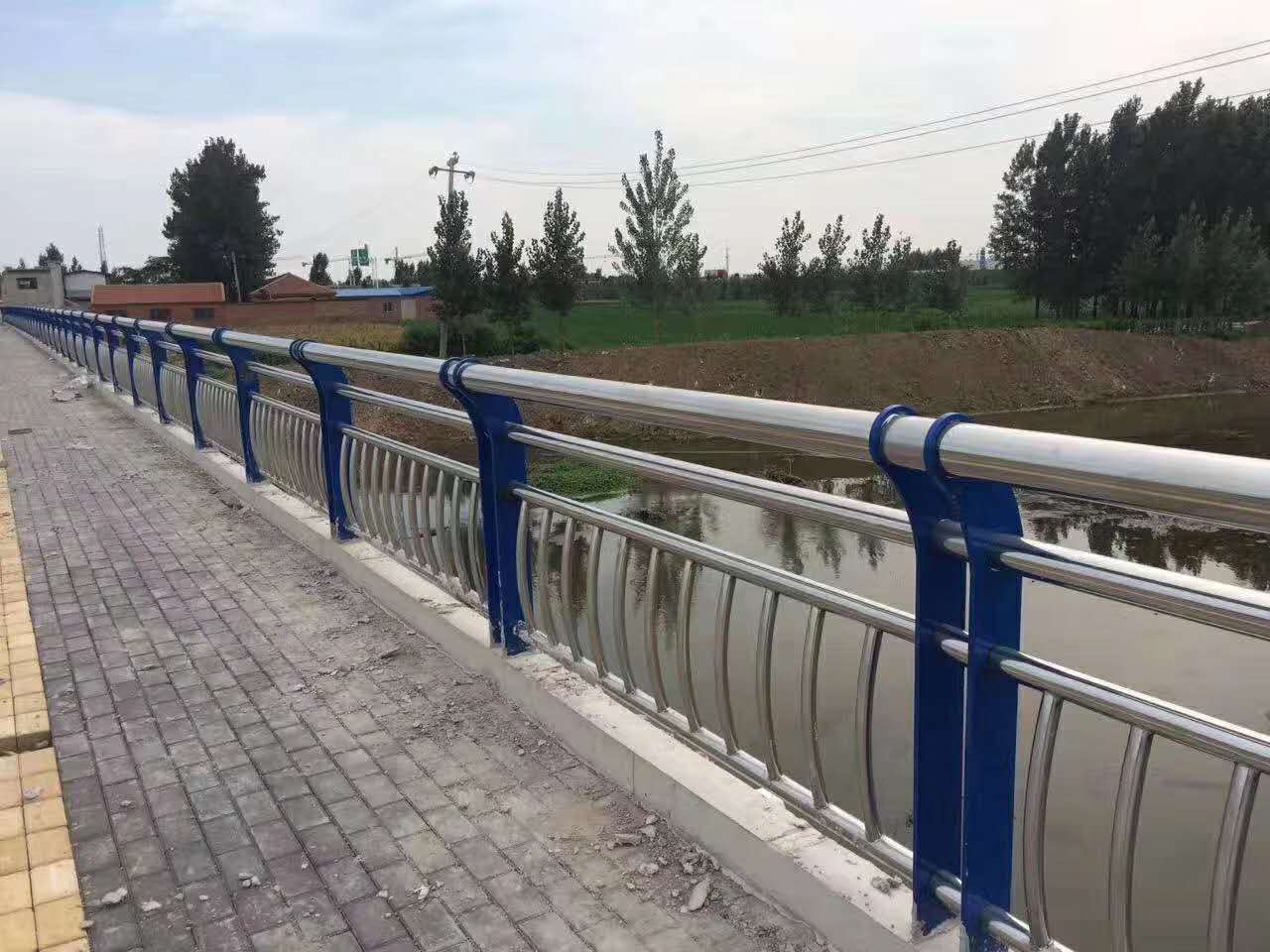 嘉兴天桥不锈钢护栏杆桥梁护栏国标尺寸