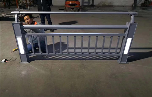 海南不锈钢桥梁防撞栏杆专业设计生产
