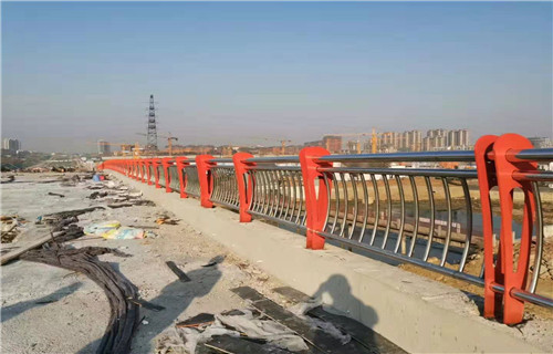 曲靖201不锈钢复合管桥梁护栏制造商创新服务